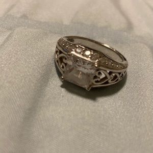 Sterling silver Princess cut sz 7 beautiful ring!